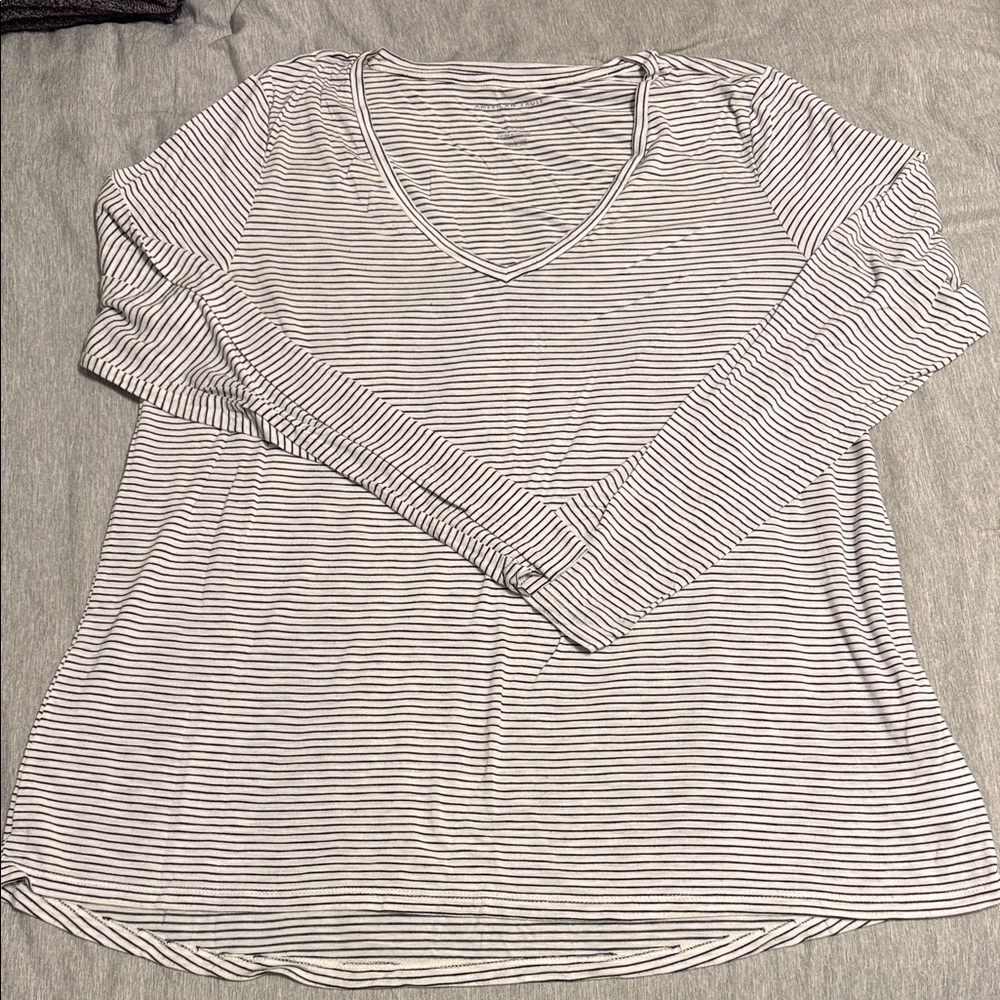 American Eagle Long Sleeve Tee